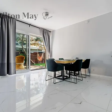 The Family House Wawer * وارسو