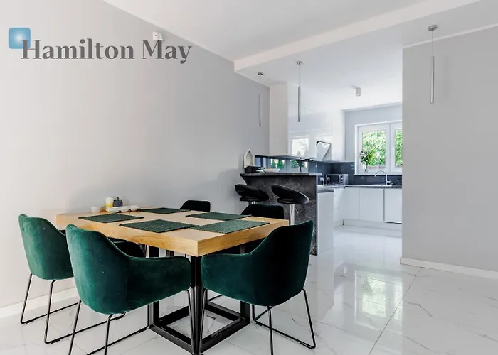 The Family House Wawer 펜션 바르샤바